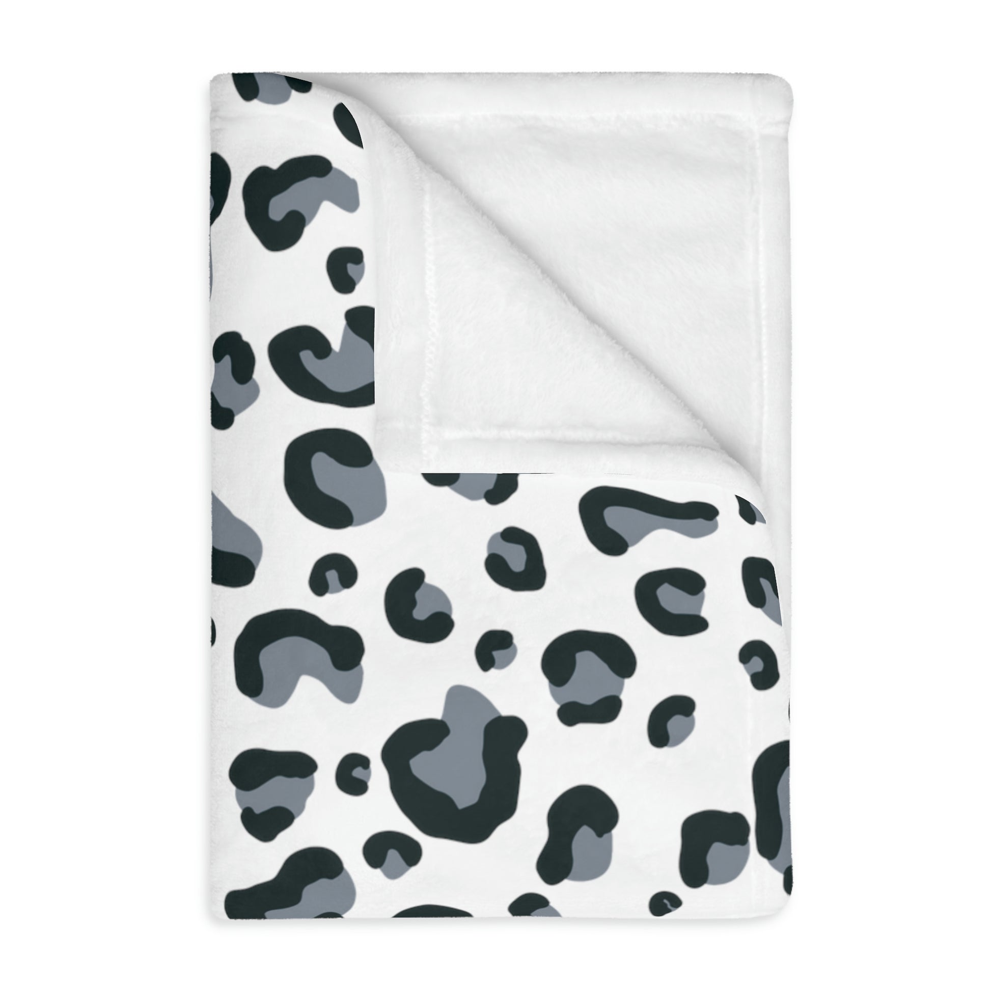minky-blanket-snow-leopard-on-girl