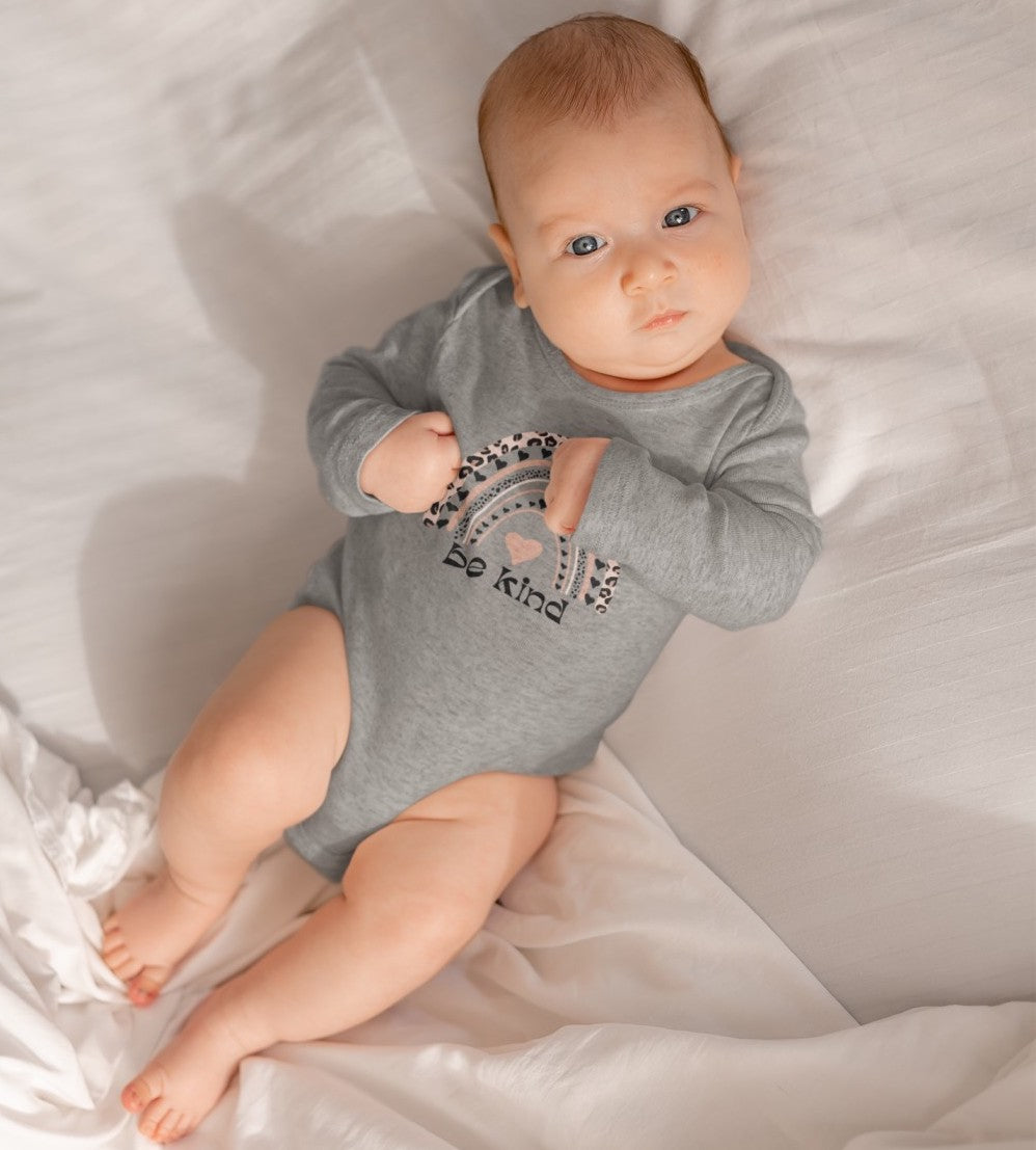 long-sleeve-onesie-be-kind-leopard-rainbow-grey