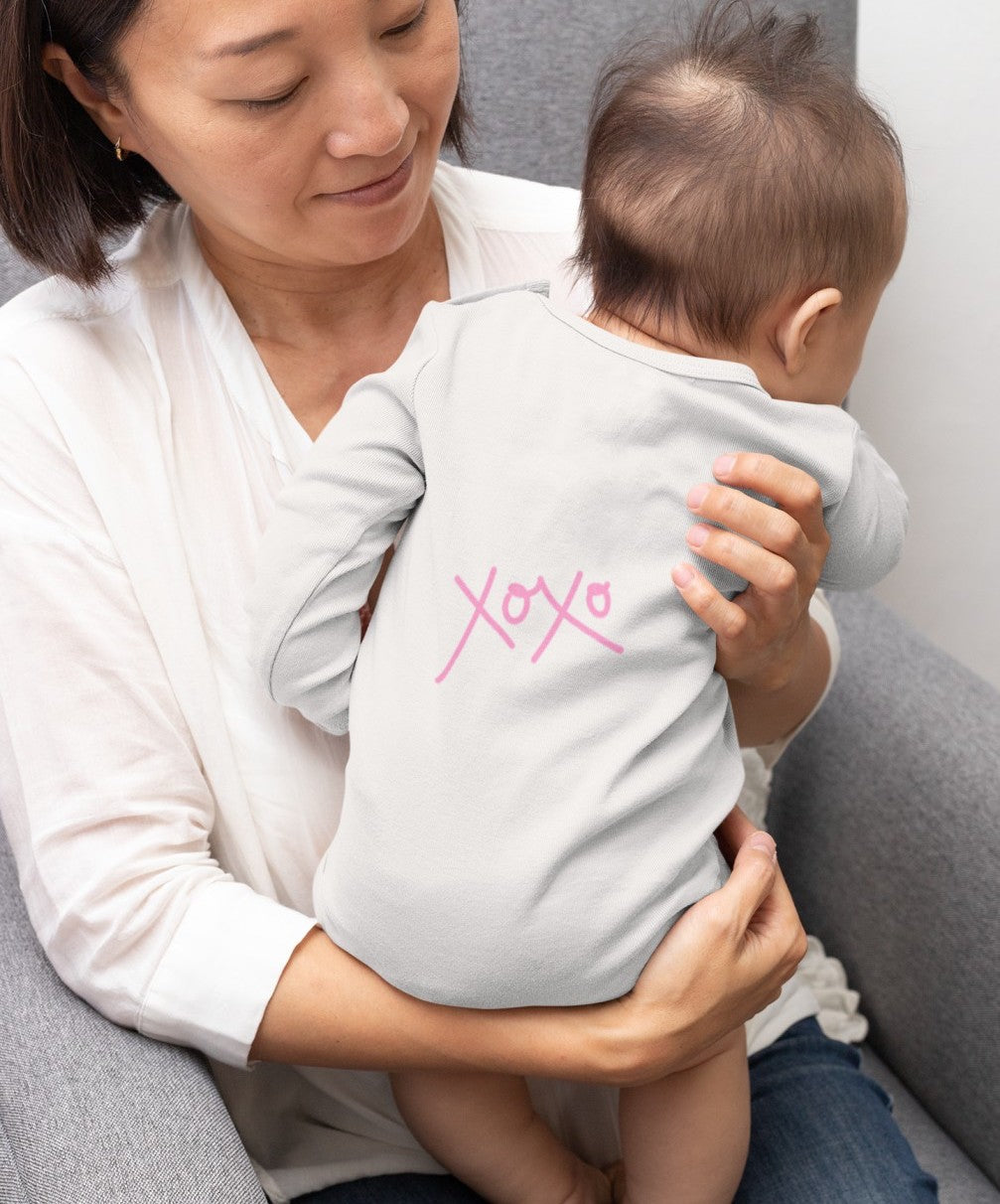 long-sleeve-onesie-keep-calm-and-kiss-me-white-backside